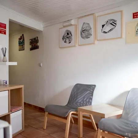 Estudios Lagido - Peniche Surf Camp Working Space & Surf Apartment *