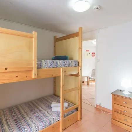 Estudios Lagido - Peniche Surf Camp Working Space & Surf Apartment *