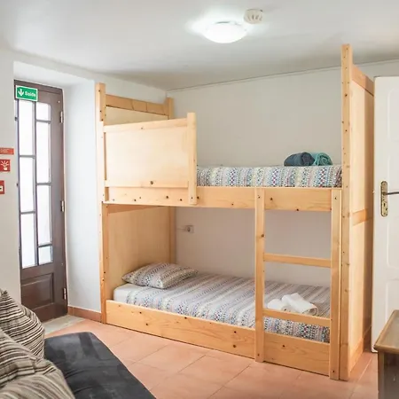Estudios Lagido - Peniche Surf Camp Working Space & Surf Apartment *